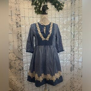 Topshop Blue and White Pinstriped 3/4 Length Sleeve Boho Retro Top Women Size 4